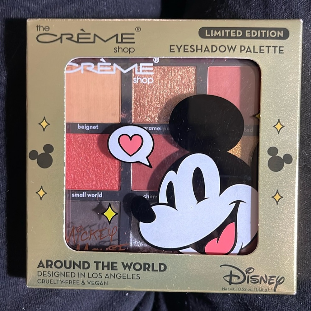 The Crème Eyeshadow pallet  Limited edition Around the World Disney new in box